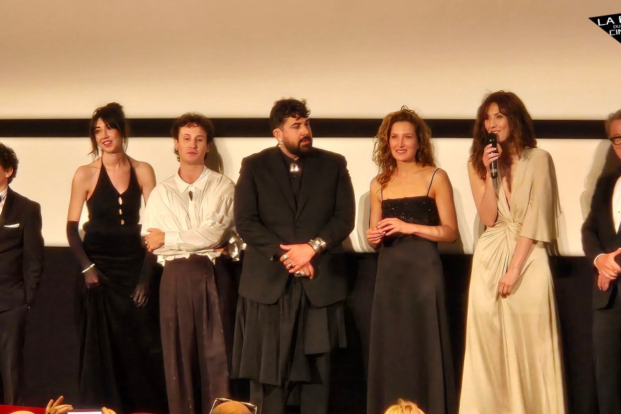 Les caprices d'un roi ; Michel Leclerc et sa troupe présentent une “fantaisie historique” joyeuse et collective